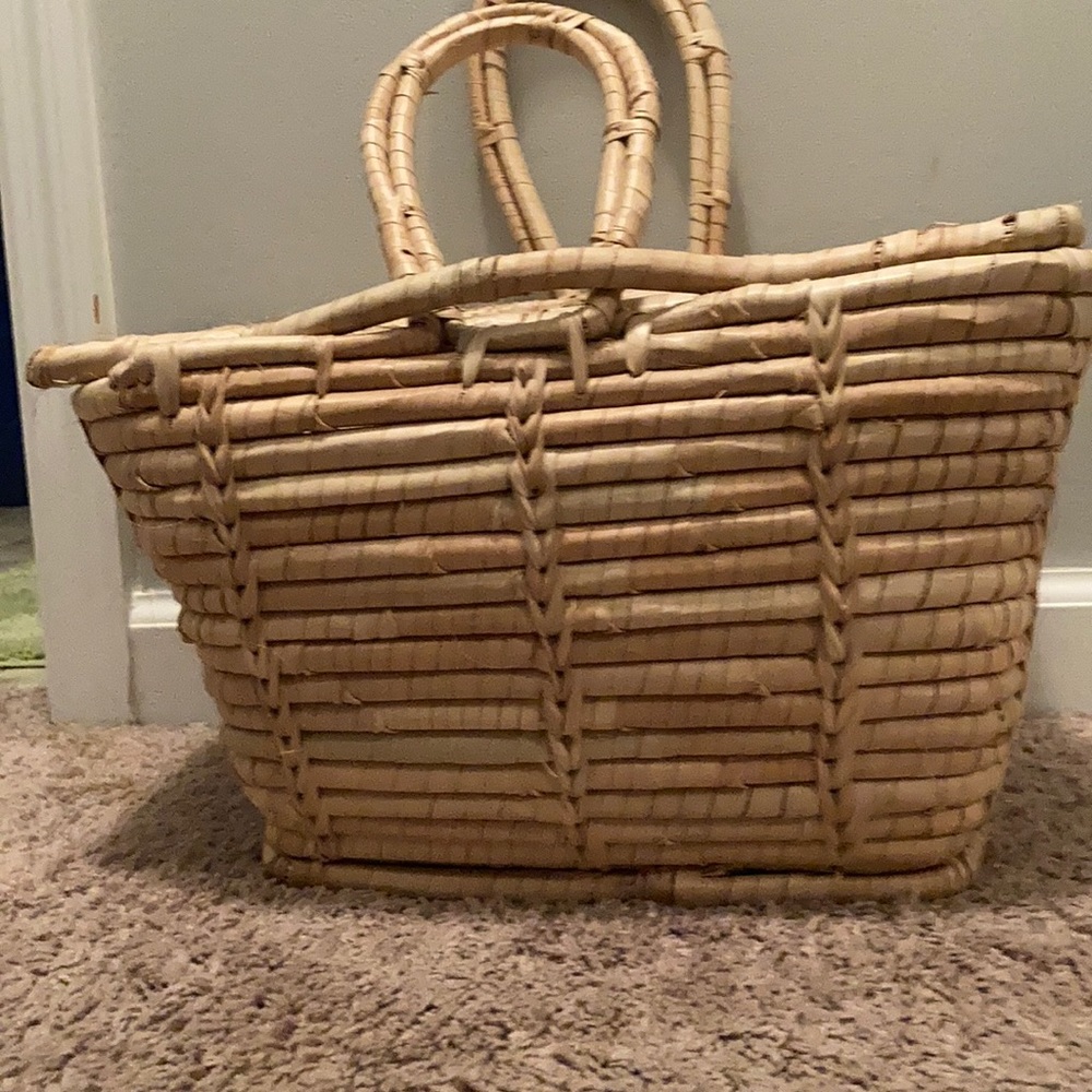 Basket- like new